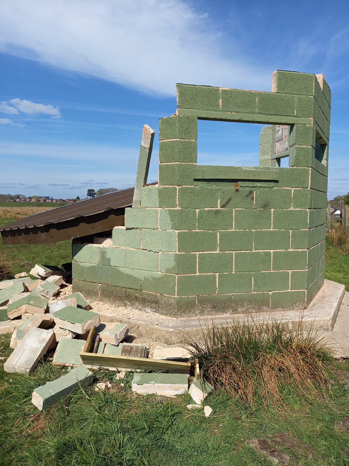 The damaged bird hide